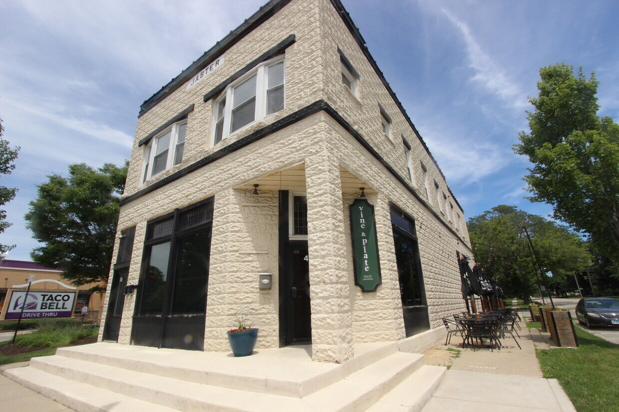 Primary Photo - 416a W Virginia St