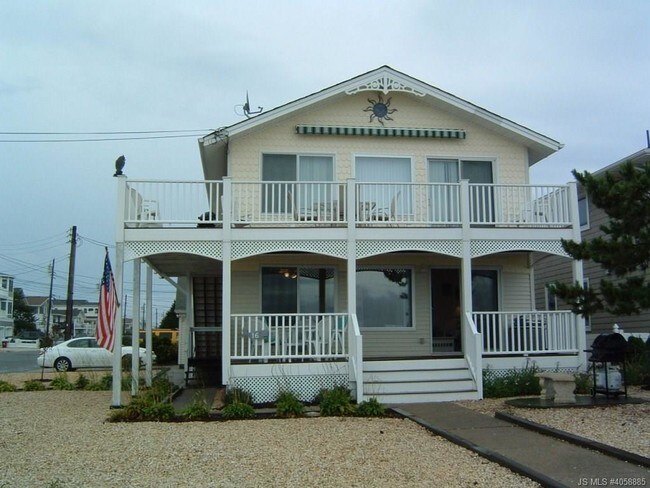 Foto del edificio - 16 Shore Ave