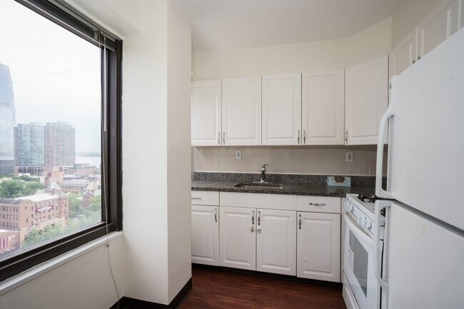 Foto del edificio - 135 Montgomery St