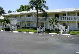 Building Photo - 4617 Bayshore Dr