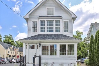 Building Photo - 711 Broad St