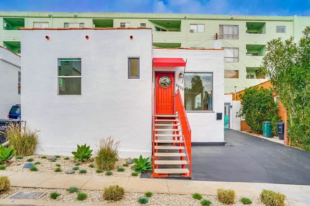 8823 Betty Way, West Hollywood, CA 90069 House Rental in West