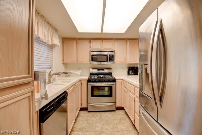 Foto del edificio - 1900 Villa Palms Ct