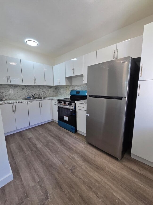 Foto del edificio - 1945 NE 171 St