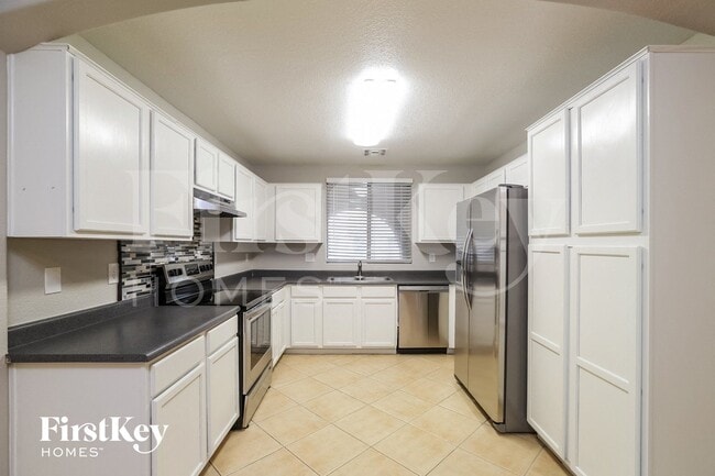 Foto del edificio - 8338 W Hughes Dr