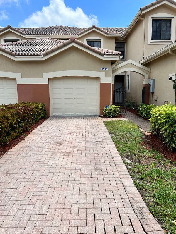 Foto principal - 3918 Cherry Ln
