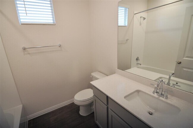 Building Photo - 122 Eagle Mountain Trl1