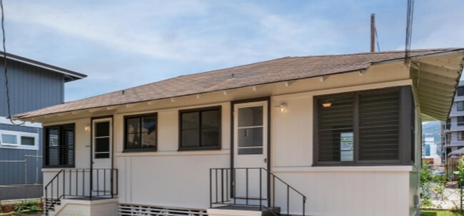 Foto del edificio - 1 BED 1 BATH with 1 parking, MCCully area