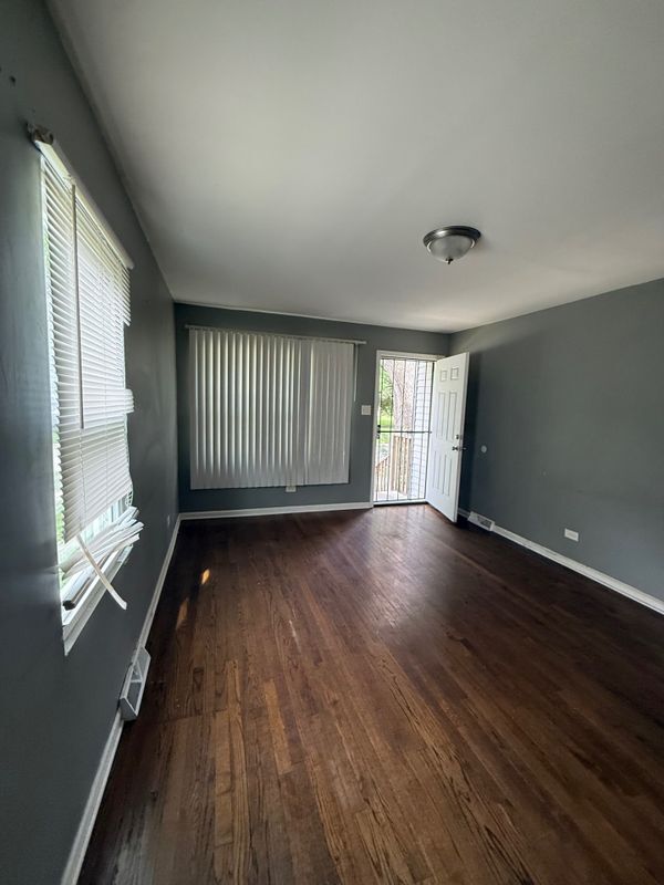 Foto del edificio - 16963 Shea Ave