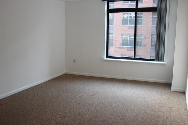 Building Photo - 759 2nd St