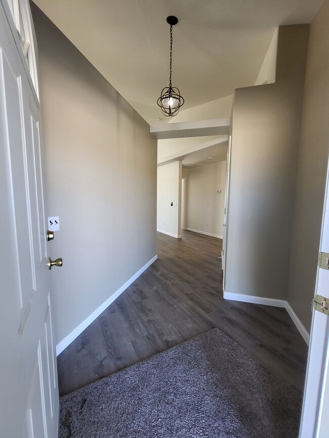 Foto del edificio - GOLDEN SPRINGS RANCH U8 - W. Betty Avenue