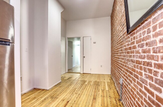Foto del edificio - 308 Madison St