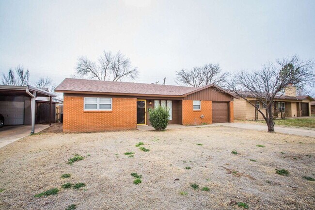 Foto del edificio - "Charming 3-Bed Retreat in Lubbock with Granite Accents & Spacious Living!"