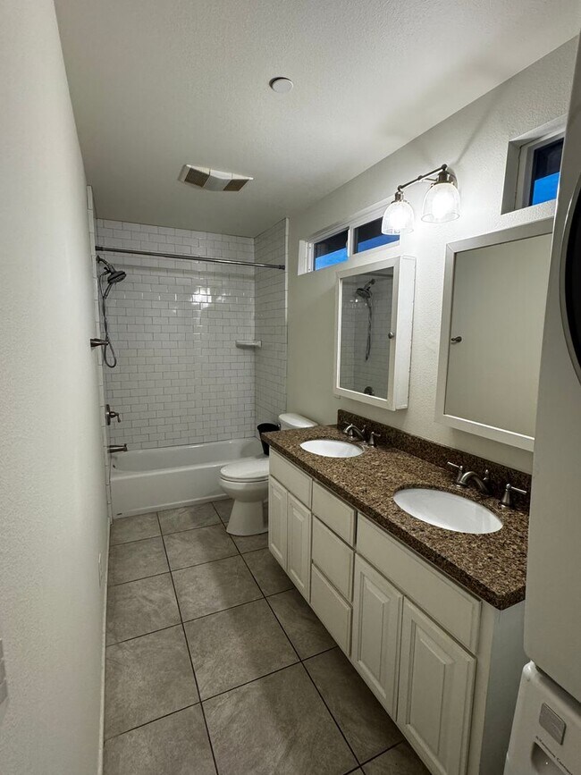 Foto del edificio - One Bedroom  ADU for Rent