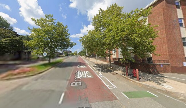 Building Photo - 349 Broadway