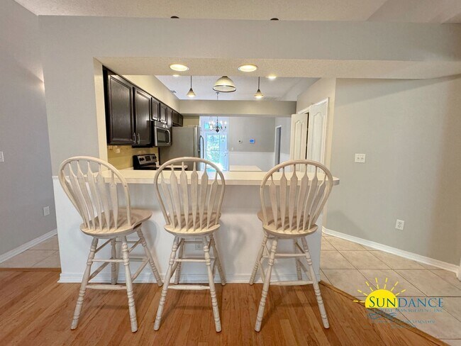 Building Photo - Cul-de-Sac Charm: Beautiful 4 Bedroom Home...
