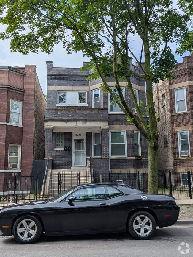 Building Photo - 3931 W Van Buren St