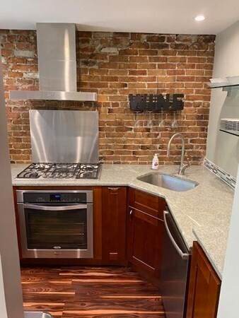 Building Photo - 42 Melrose St