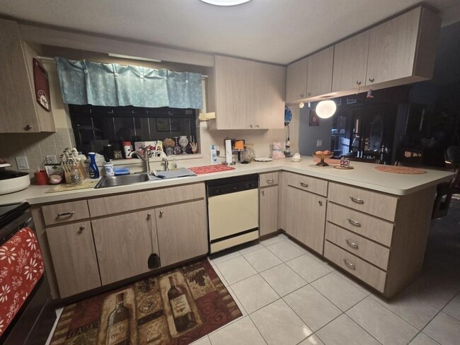 Foto del edificio - 4261 Paradise Cir