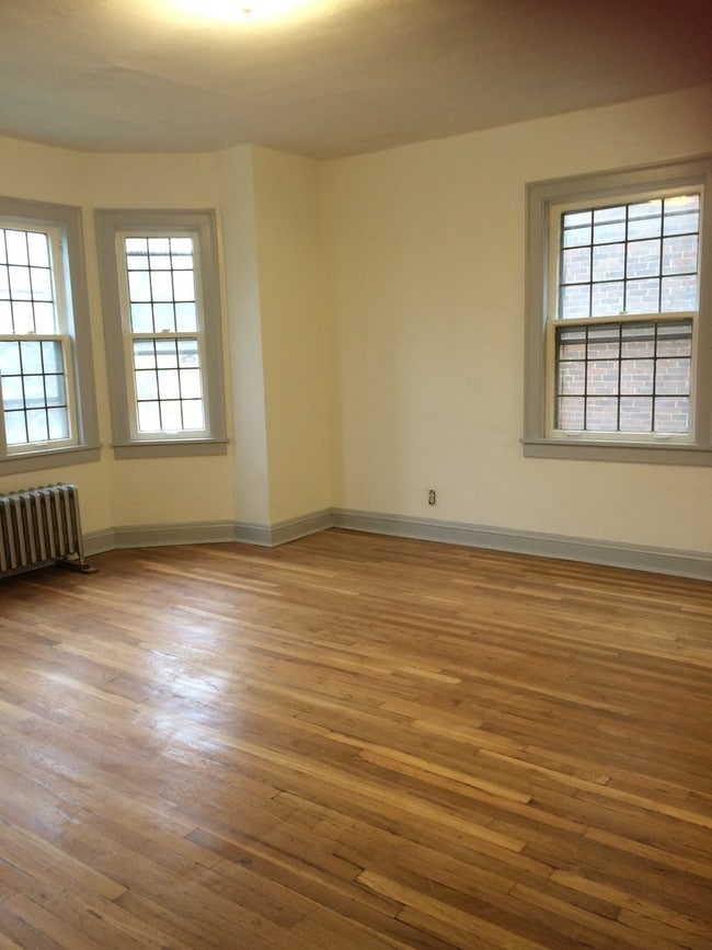 Moreland Shakers Estates Apartments in Cleveland, OH