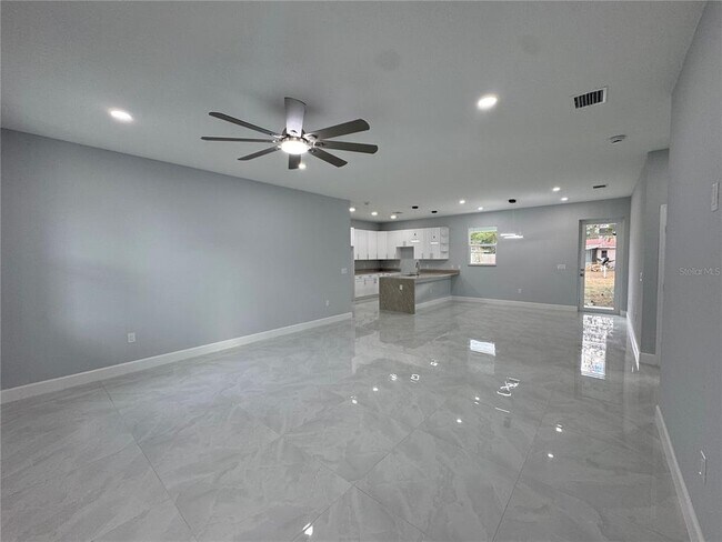 Foto del edificio - 6018 Newmark St