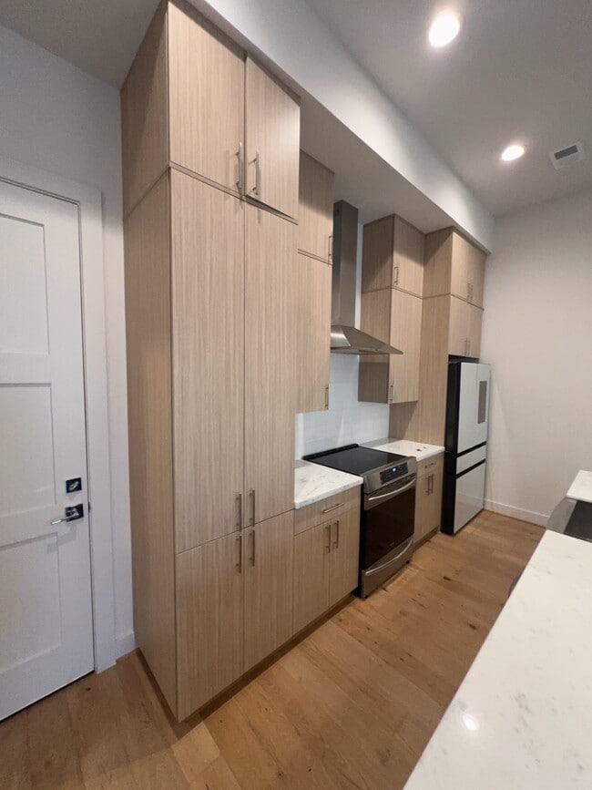 Foto del edificio - 2414 Gray St