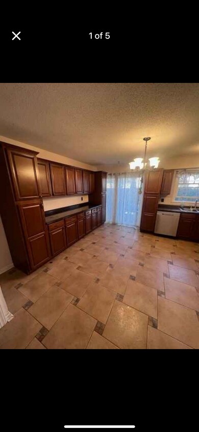 Foto del edificio - 1233 Jamestown Ct