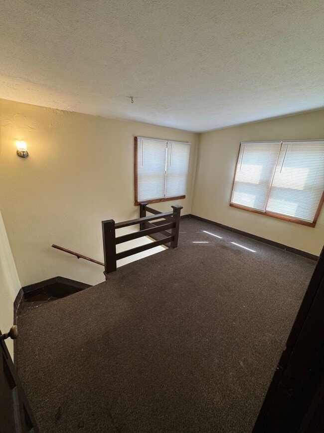 Building Photo - 1118 Revell Ave