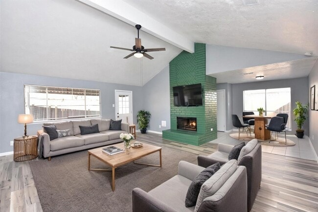 Building Photo - 2711 Goldspring Ln