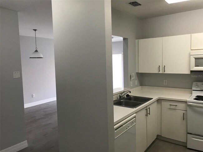 Building Photo - 533 Villa Del Sol Cir