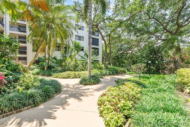 Building Photo - 500 Ocean Trail Way