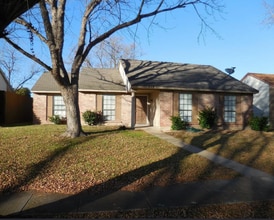 Building Photo - 517 Willow Oak Dr