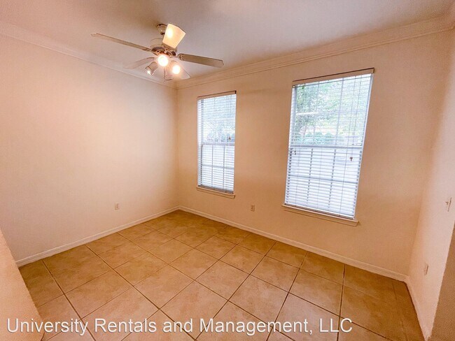 Building Photo - 2 br, 2 bath House - 2215 NW 16th Terrace