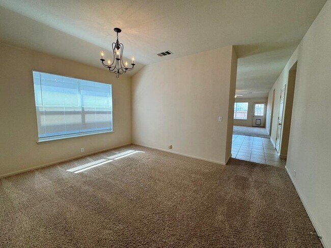 Foto del edificio - 172 Spruce Dr