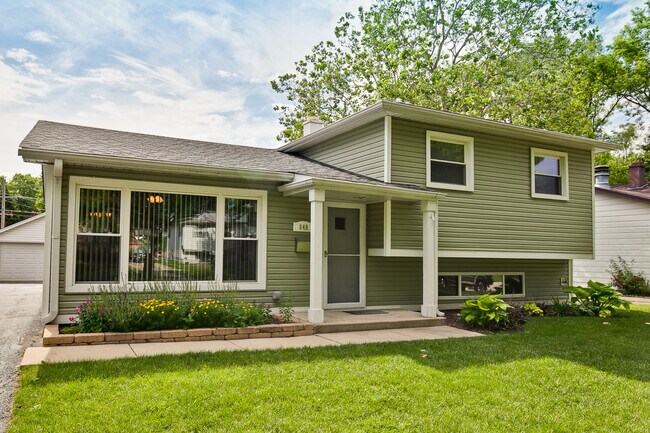 Foto del edificio - 648 N Greenview Ave