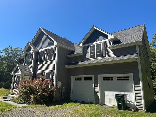 Foto del edificio - 102 Pheasant Ln