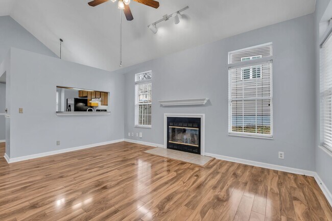 Foto del edificio - 5904 Colchester Dr