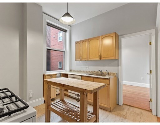 Building Photo - 412 Sumner St