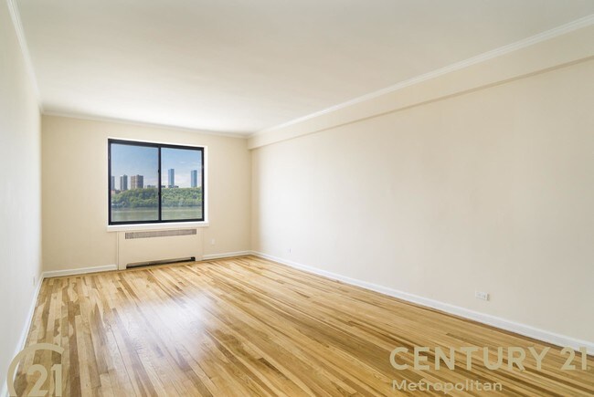 Foto del edificio - 159-00 Riverside Drive West