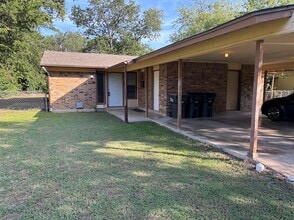 Building Photo - 417 Live Oak St