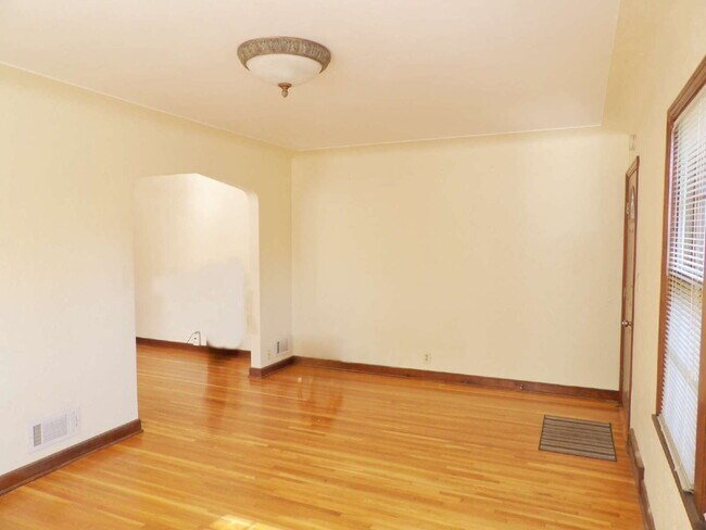 Foto del edificio - Cozy 2 Bedroom 1 Bathroom in S. Minneapolis