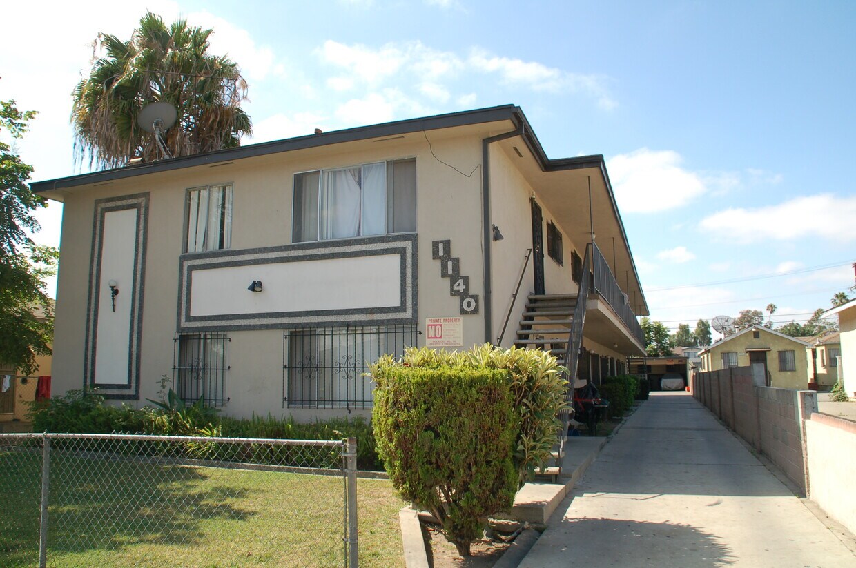 Street View - 1140 W 90th St