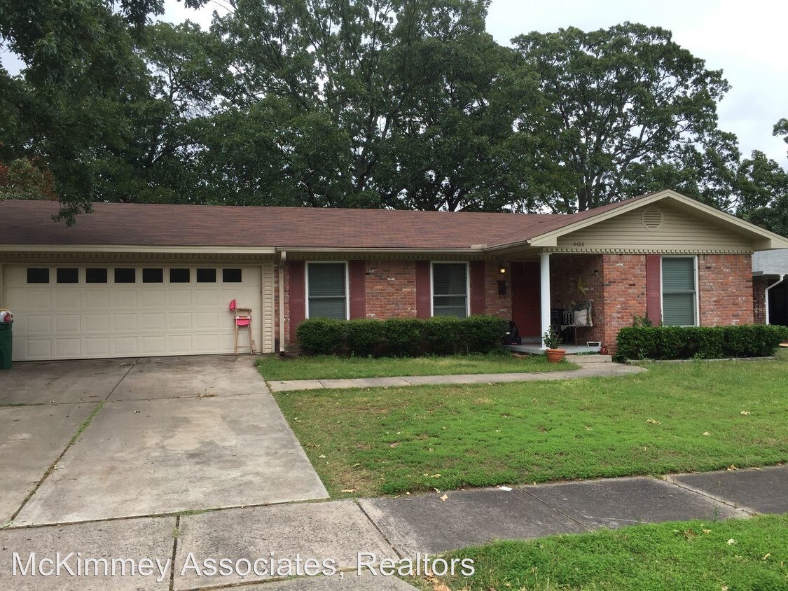 Foto principal - 4426 Arlington Dr