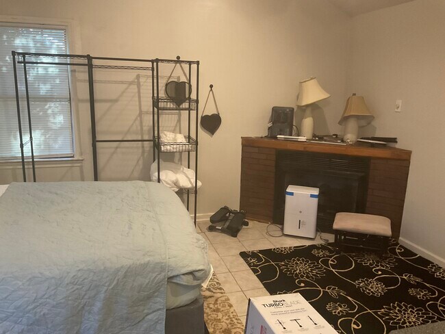 Foto del edificio - 5921 Crepe Myrtle Ct