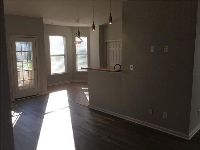 Foto del edificio - 1325 River Ridge Dr