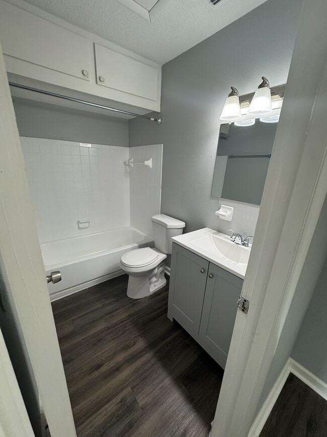 Foto del edificio - 546 88th Ave N
