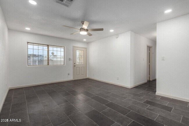Foto del edificio - 15840 North 22nd St
