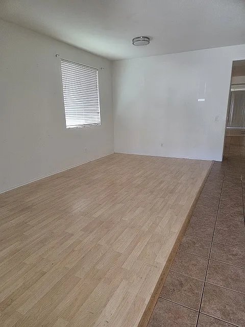 Foto del edificio - 16963 Tack Ln