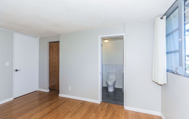 Building Photo - Academy Towers: 2-bed, 2-bath unit now ava...