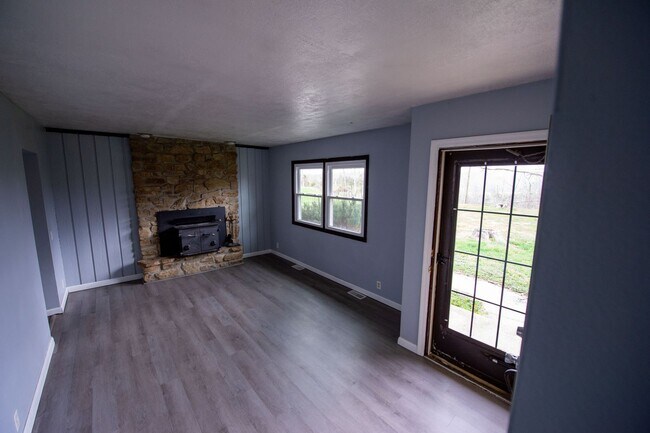 Foto del edificio - Lovely 3 Bed / 2 Bath in Private Setting--AVAILABLE NOW!!!